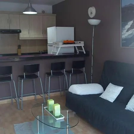 Puerto Del Carmen Sleeps 4 Pool Wifi Apartment